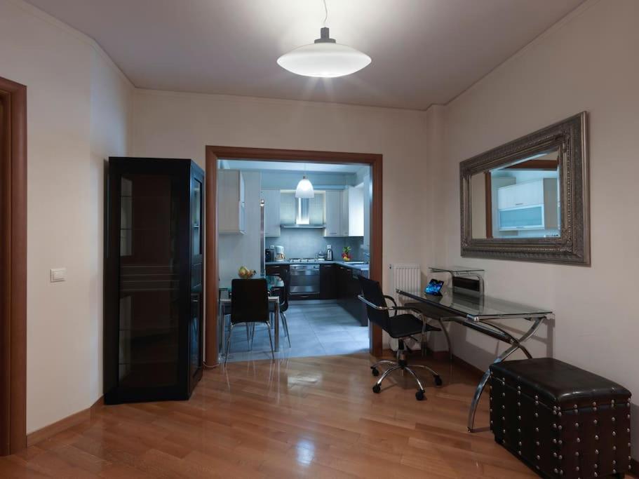 Acropolis Elegant Apartment เอเธนส์ ภายนอก รูปภาพ