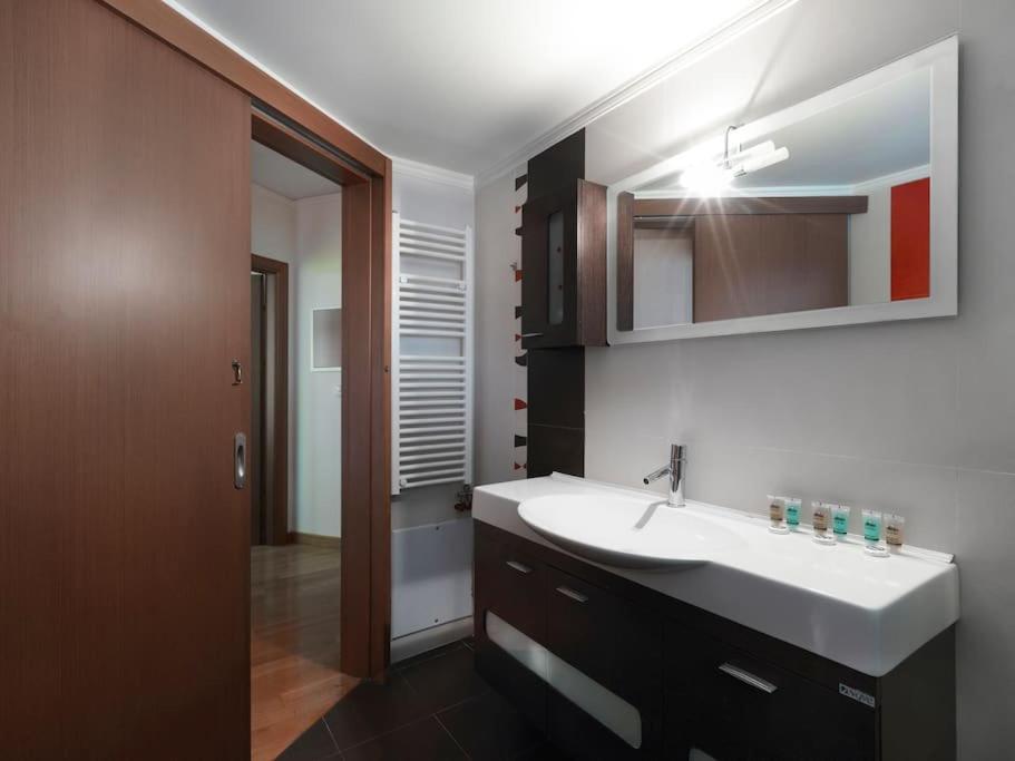 Acropolis Elegant Apartment เอเธนส์ ภายนอก รูปภาพ